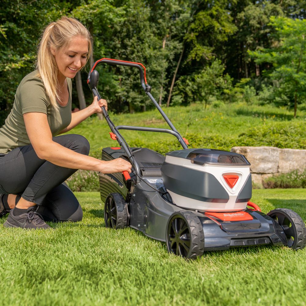 al-ko-energyflex-42.2-li-lawmower-lifestyle