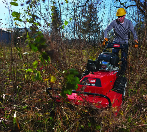 toro-brc28-brushcutter-right-lifestyle-3