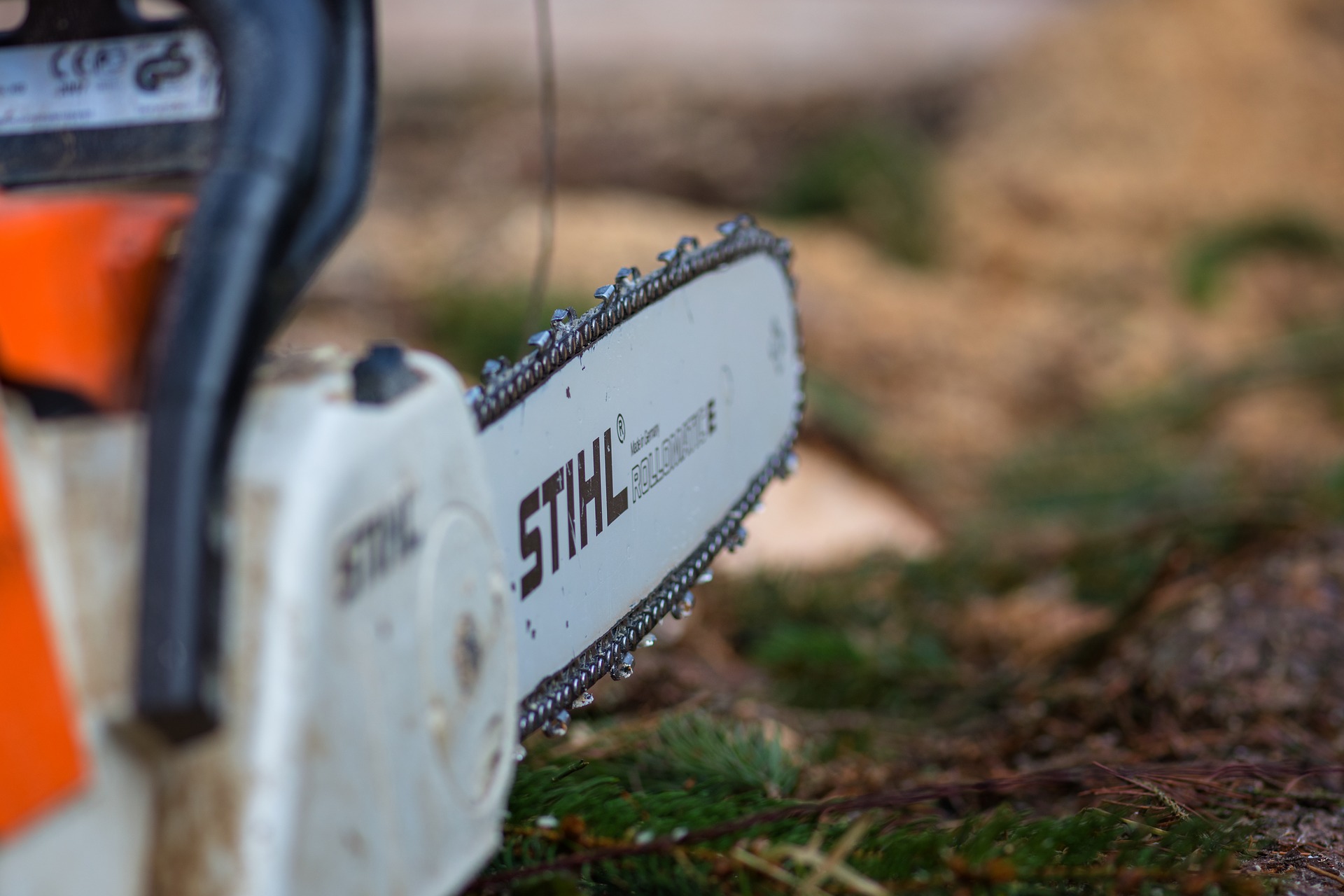 chainsaw-3798953_1920